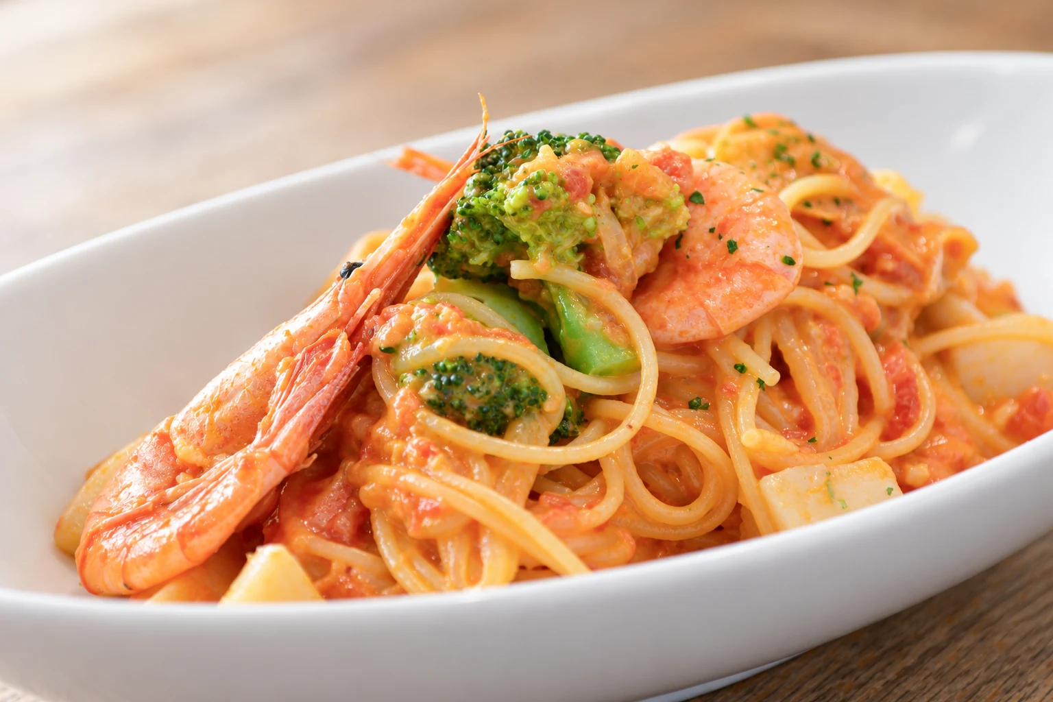 甘エビと帆立のトマトクリームソースのパスタ