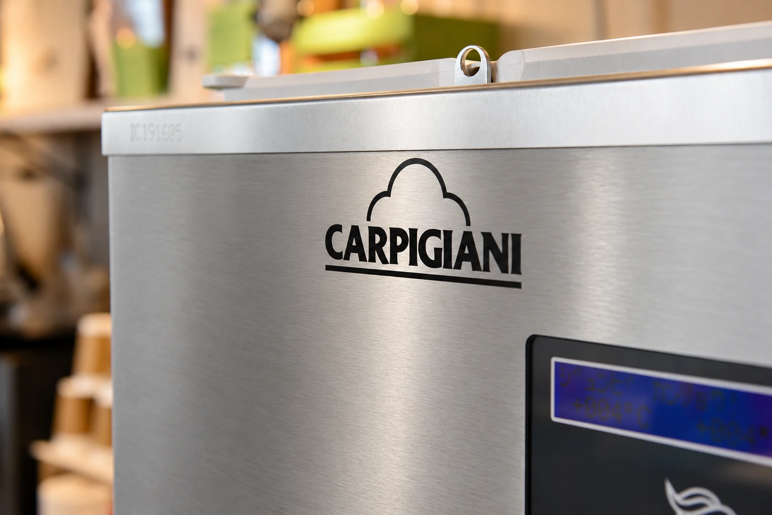 CARPIGIANIのロゴが入った、イタリア製カルピジャーニのソフトクリームマシン